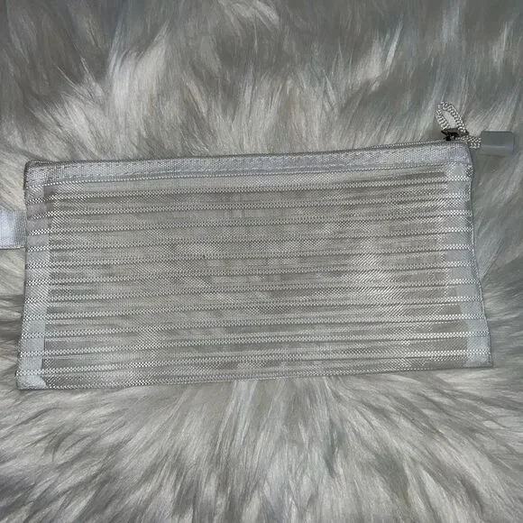 Farmasi Makeup Bundle - Picture 8 of 10